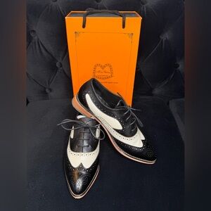 Mona Flying Black and White saddle WingTip Oxfords